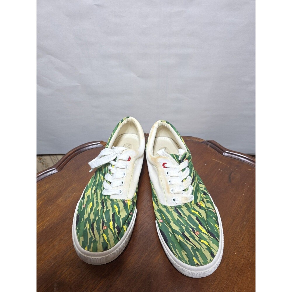 BucketFeet Sneakers Mens 9 Green Graphic Print Canvas Shoes Low Top Casual